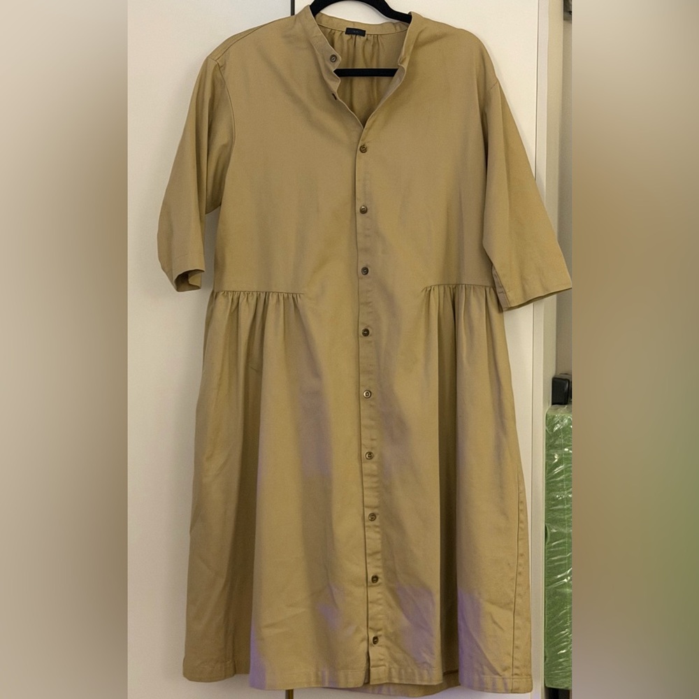 Relaxed Tan Button-Front Midi Dress